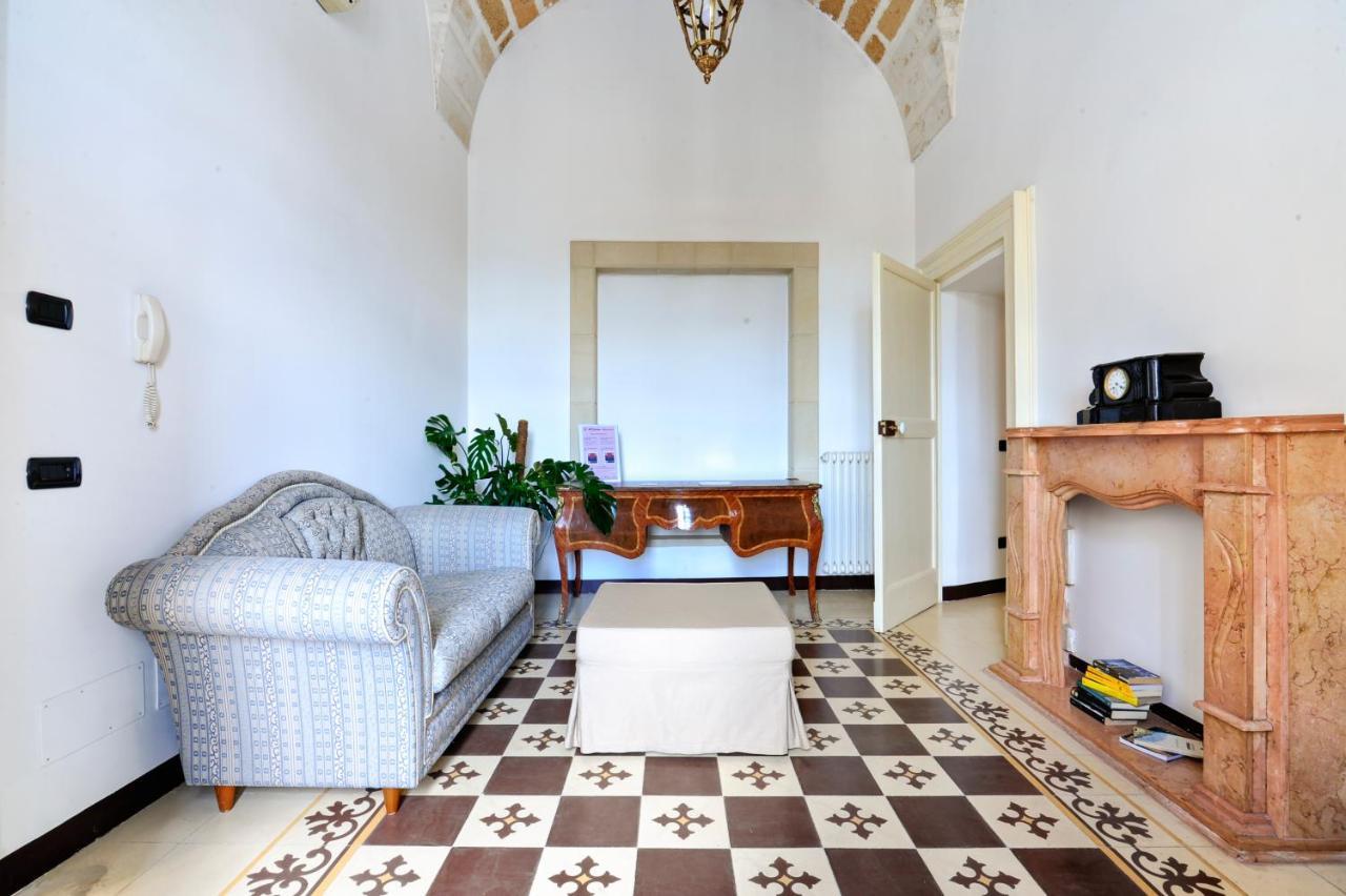 Castriota 19 - Jacuzzi Apartment Sit Lecce Dış mekan fotoğraf
