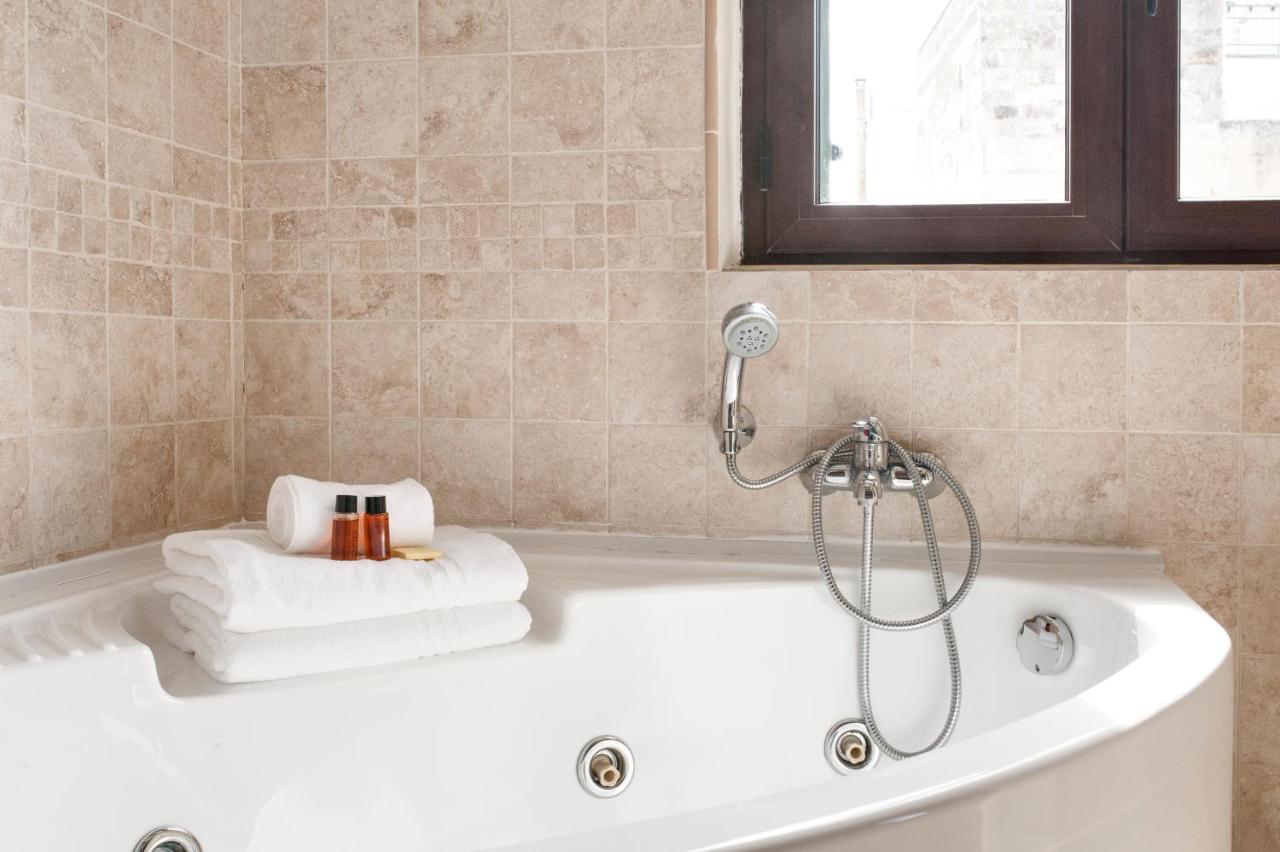 Castriota 19 - Jacuzzi Apartment Sit Lecce Dış mekan fotoğraf
